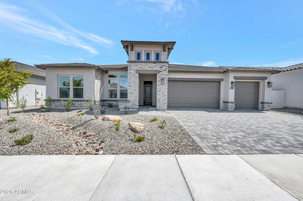 18909 W Lawrence Road, Waddell