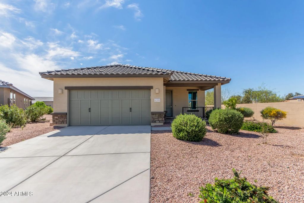 41899 W Sagebrush Court, Maricopa