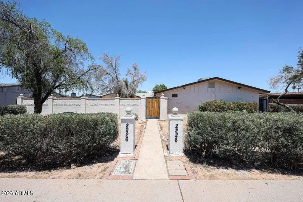 2226 W Heatherbrae Drive (unit Apt 2), Phoenix
