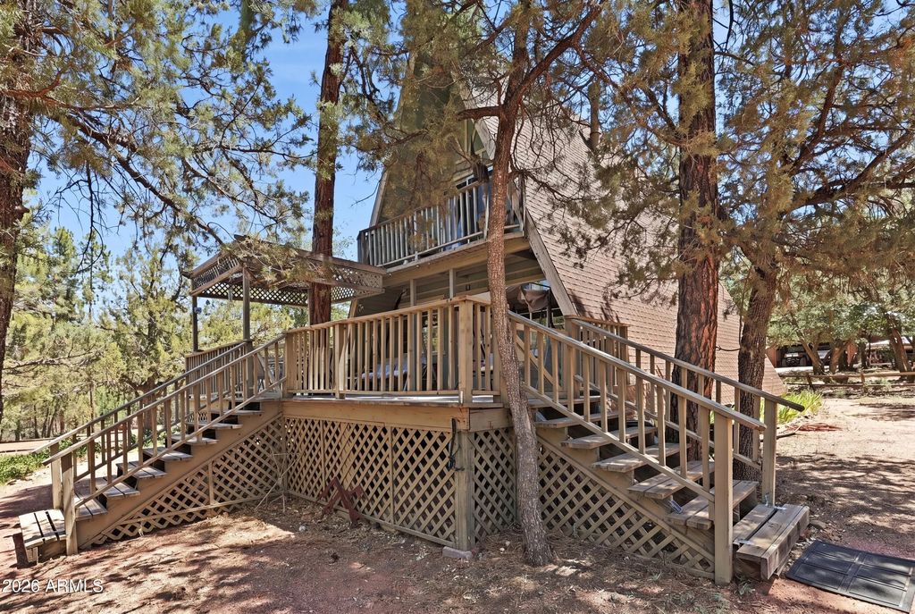 3225 N Southard Drive, Pine