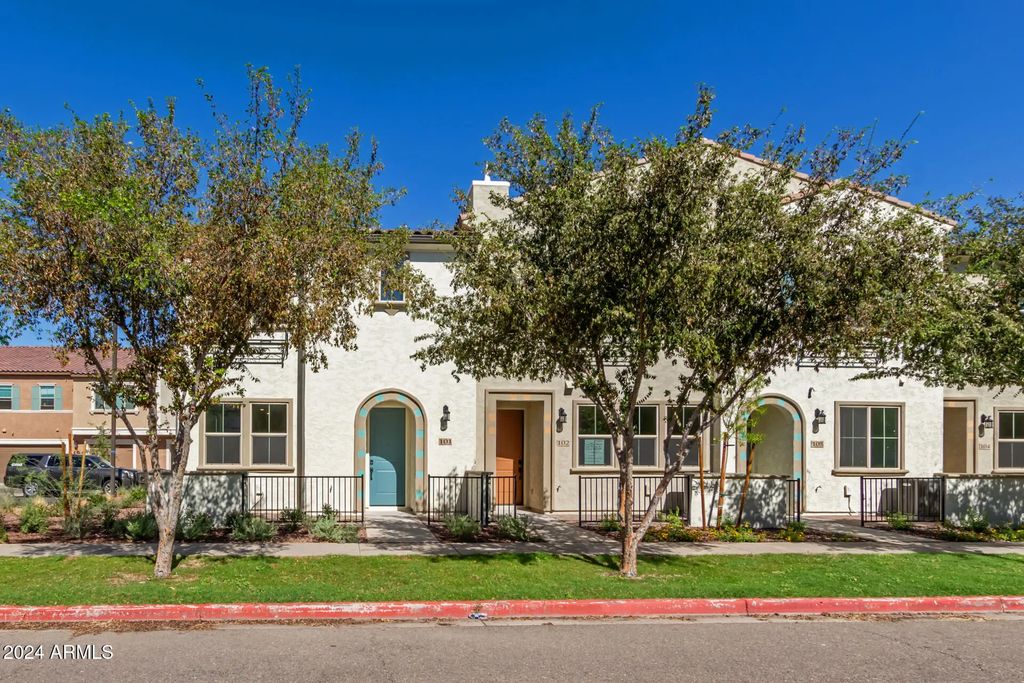 1871 E Hampton Lane (unit 101), Gilbert