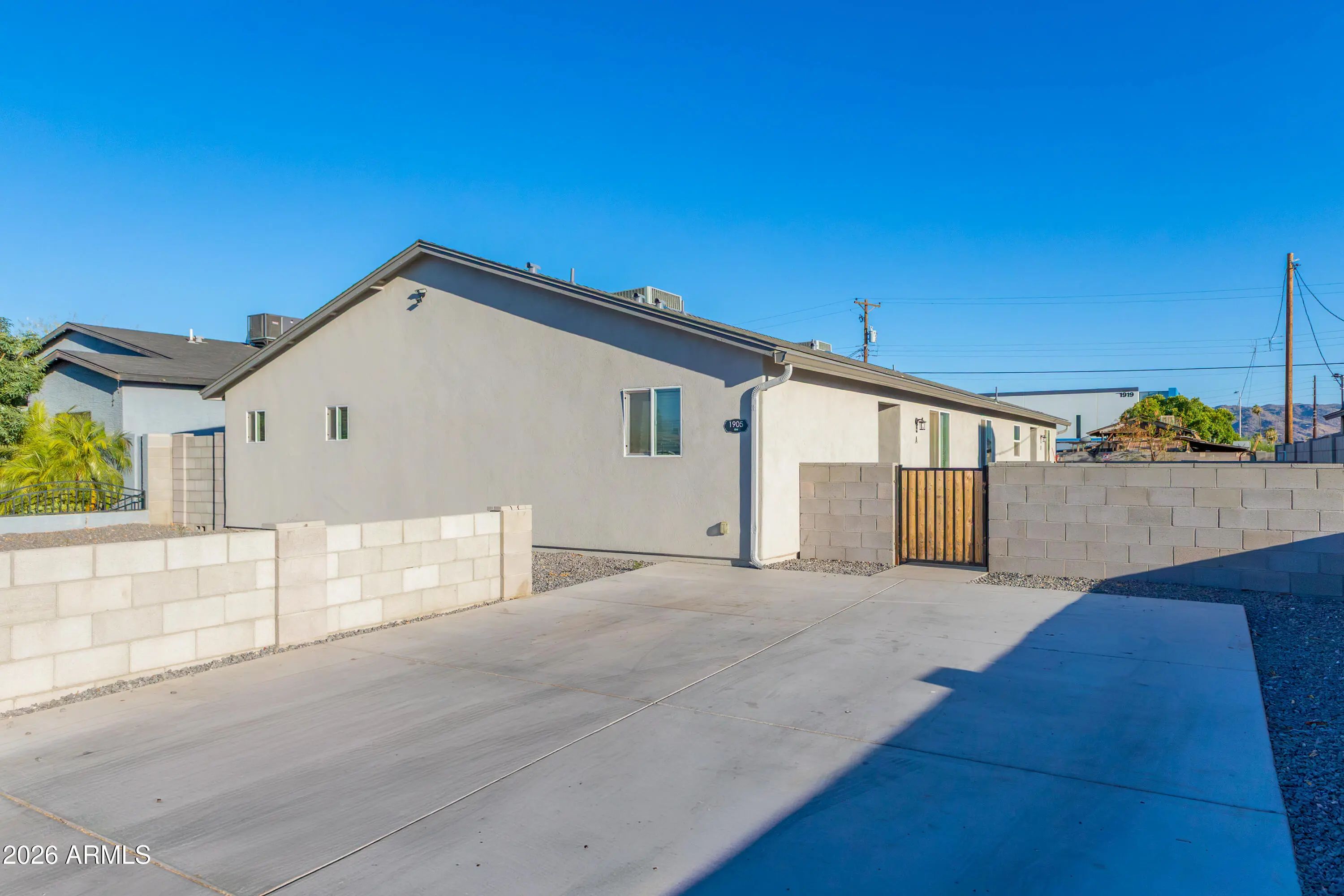 Photo of Listing #7040009