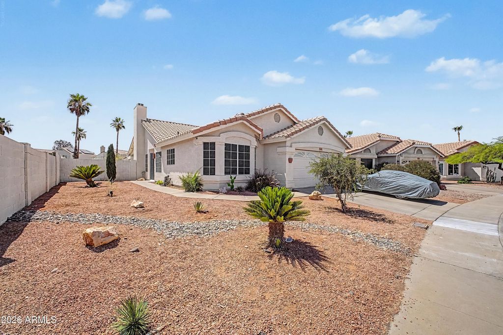 7603 W Oraibi Drive, Glendale