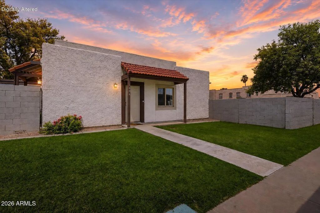 1006 E Redfield Road, Tempe