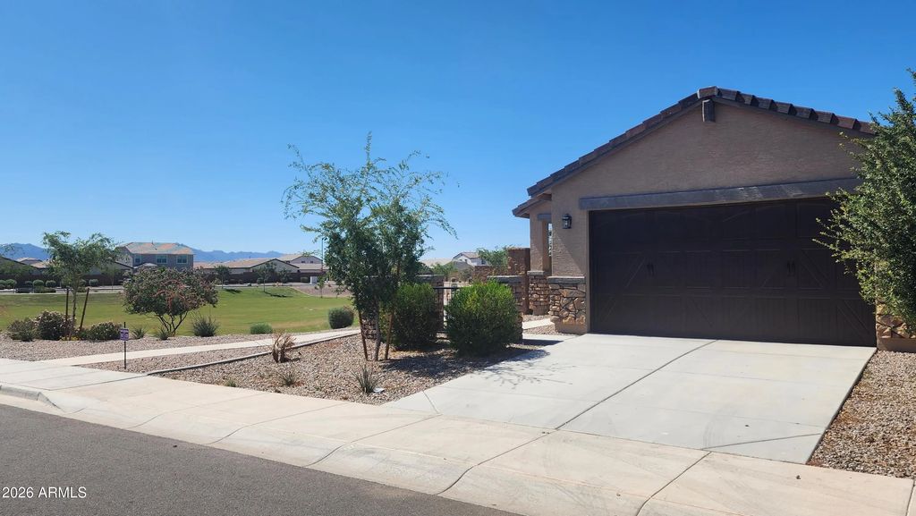 40130 W Rio Lobo Drive, Maricopa