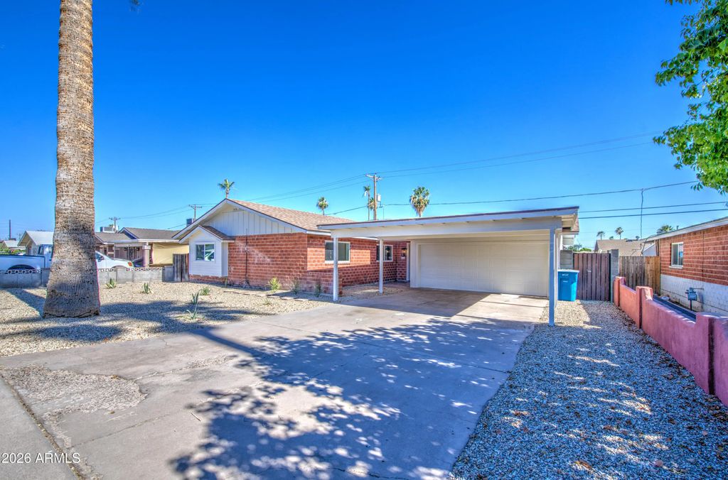 3823 W Rose Lane, Phoenix