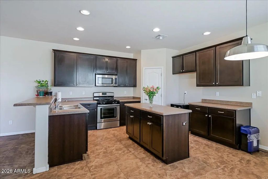 7318 W Midway Avenue, Glendale