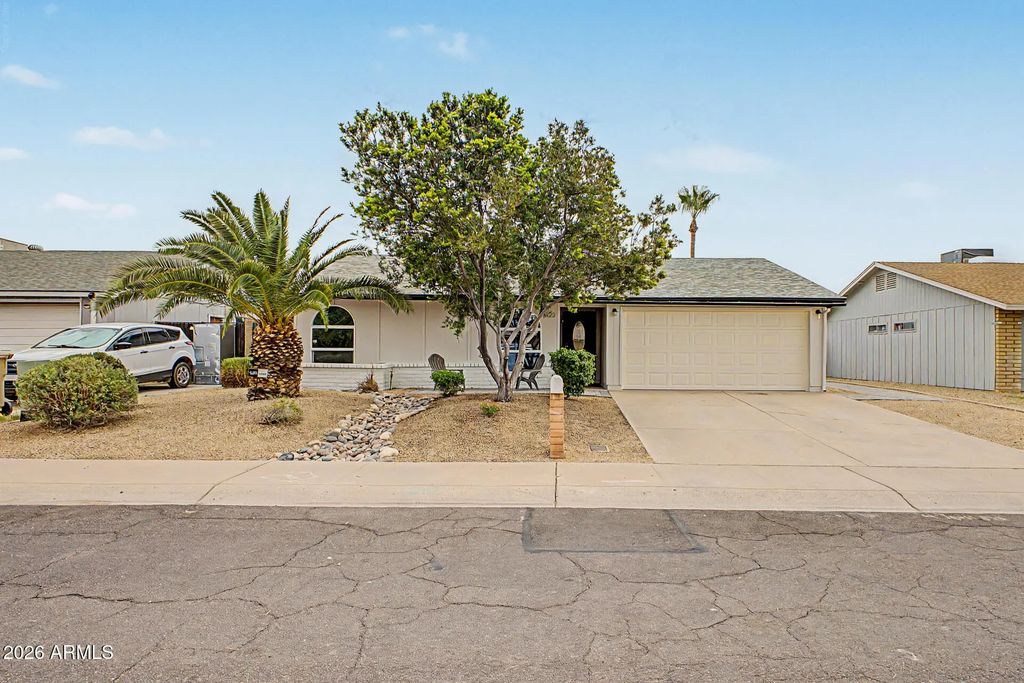 6123 W Nancy Road, Glendale