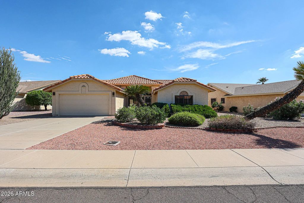 9863 W Menadota Drive, Peoria