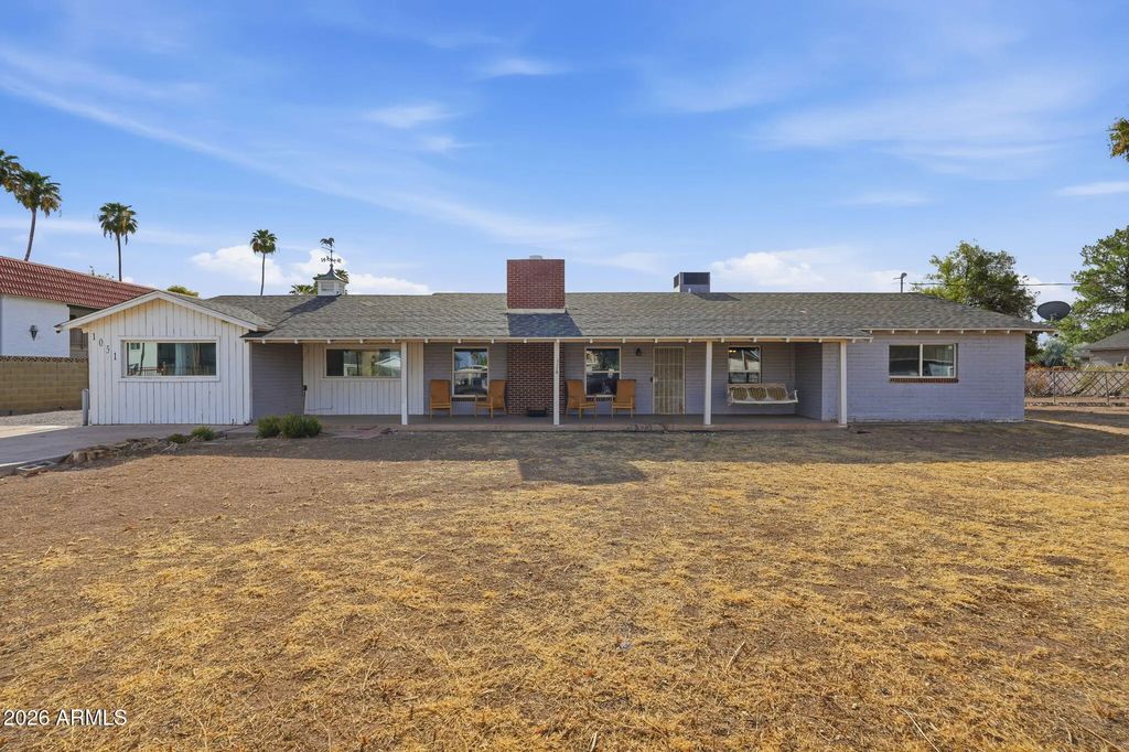 1051 N Grand, Mesa