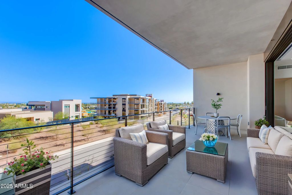 5000 N Camelback Ridge Drive (unit 206), Scottsdale