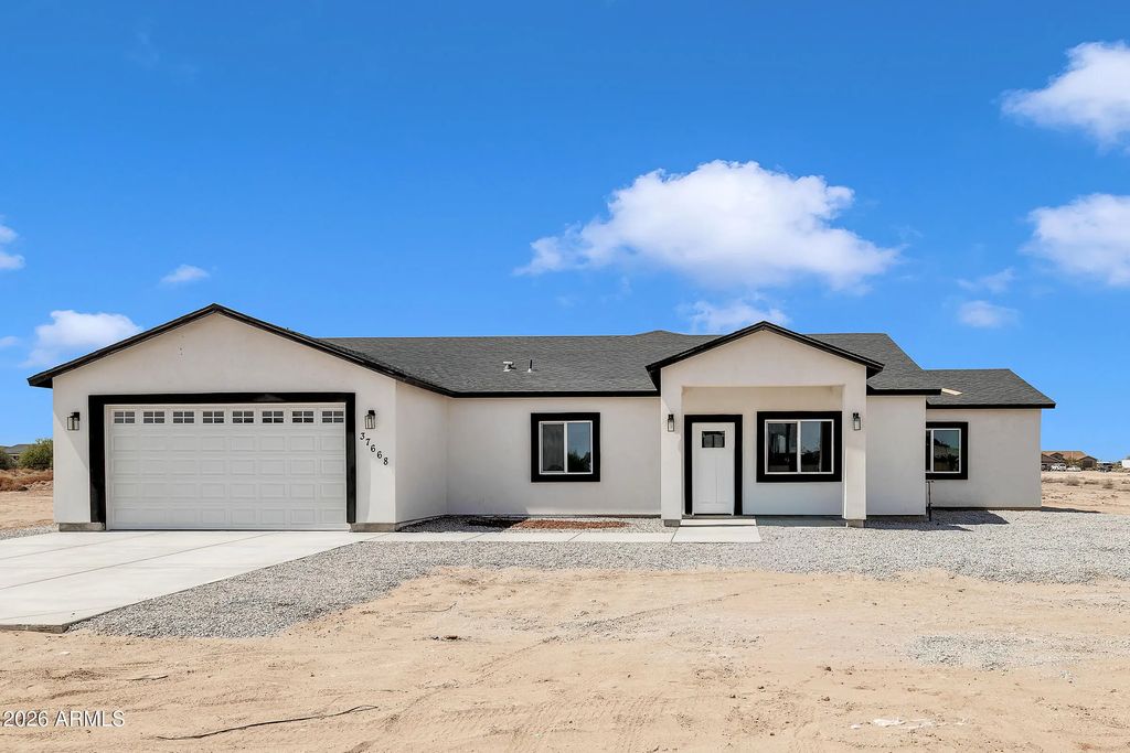 37668 W Illini Street, Tonopah