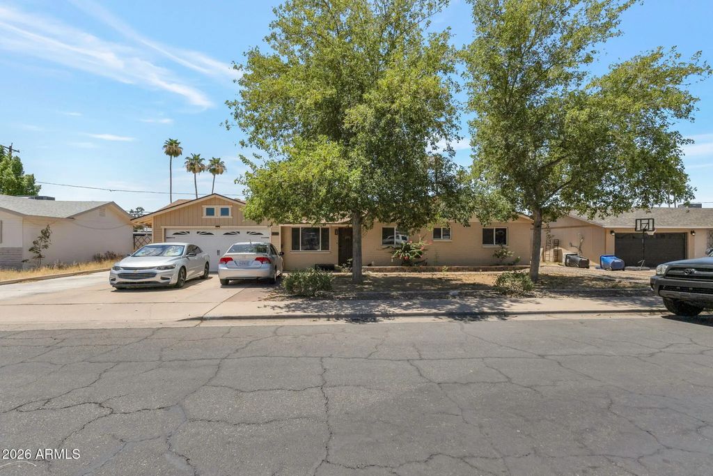 2065 E 3rd Drive, Mesa