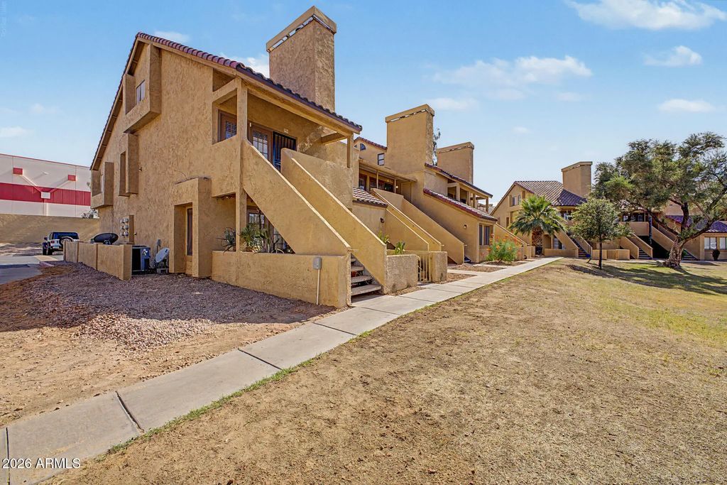4901 S Calle Los Cerros Drive (unit 225), Tempe