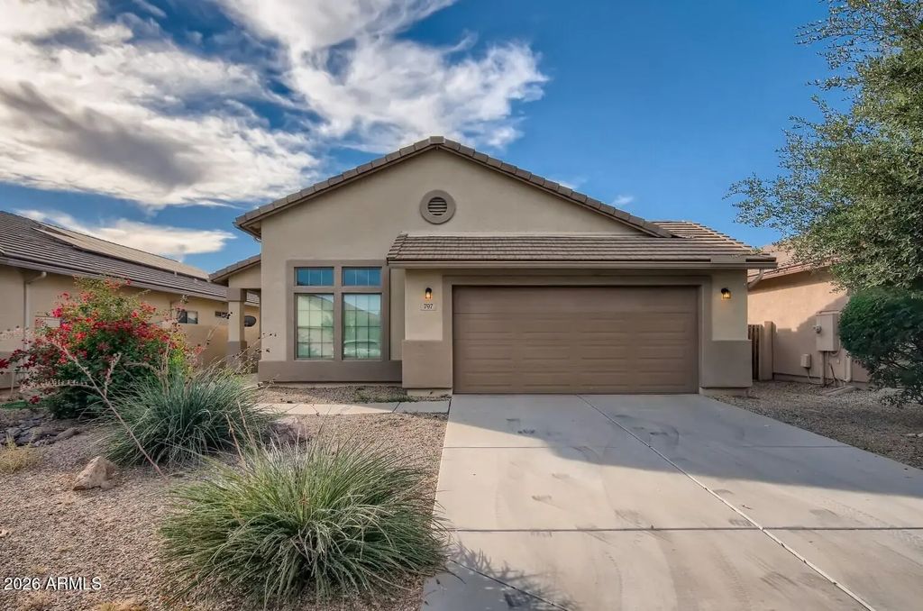 797 W Agrarian Hills Drive, San Tan Valley