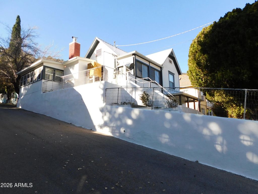 414 Tombstone Canyon, Bisbee