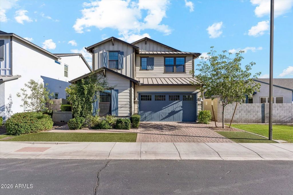 3829 E Crittenden Lane, Phoenix