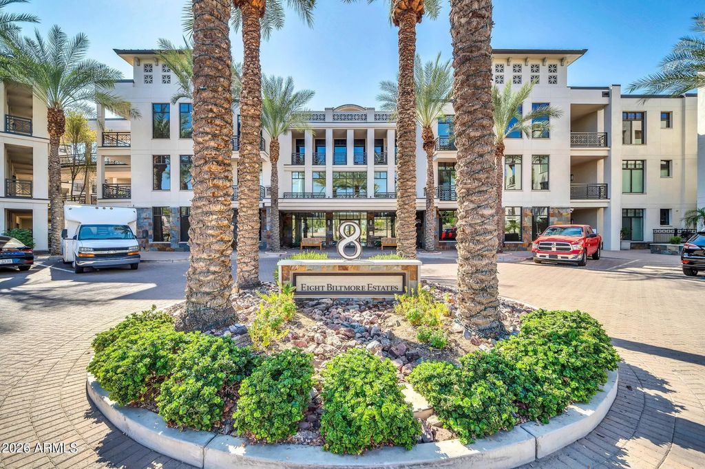 8 Biltmore Estate (unit 325), Phoenix