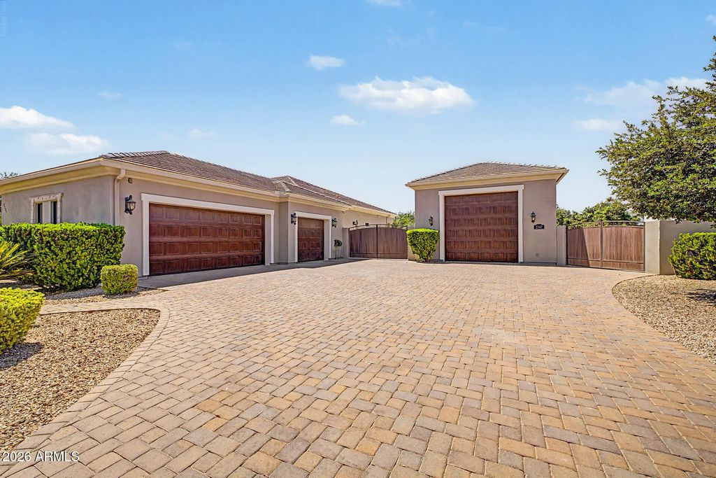 2347 E Sanoque Court, Gilbert
