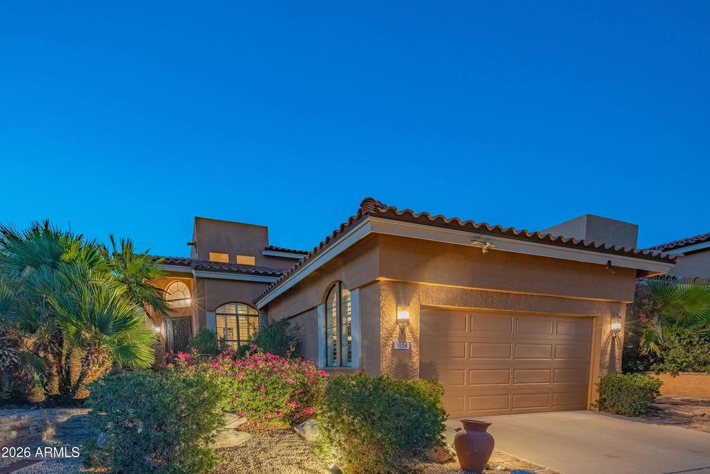 1054 E Shangri La Road, Phoenix