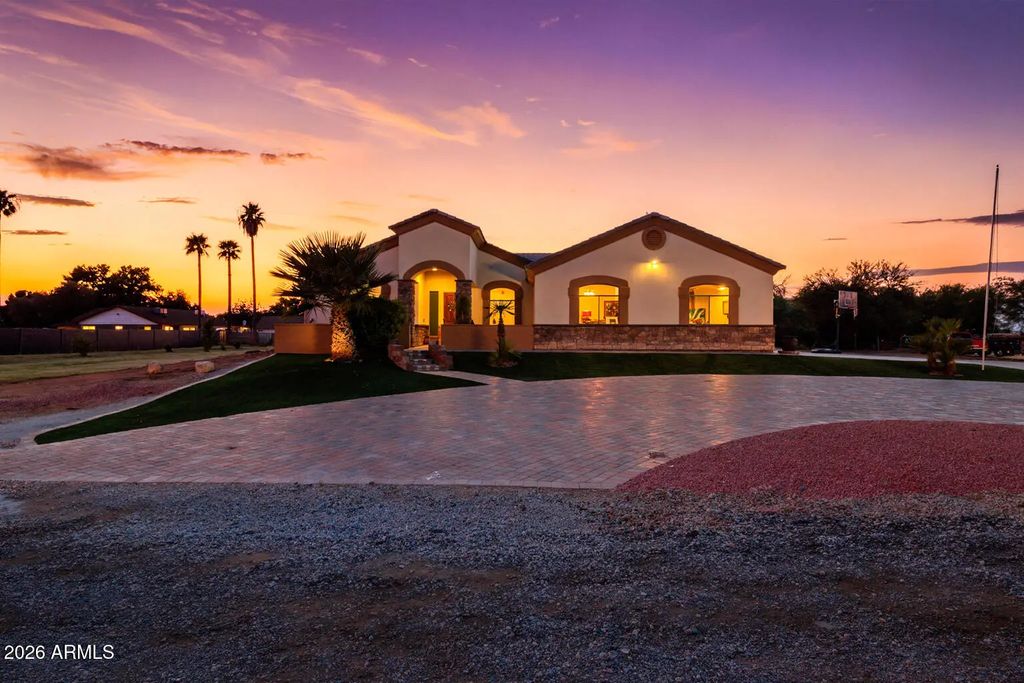 5618 S 100th Avenue, Tolleson