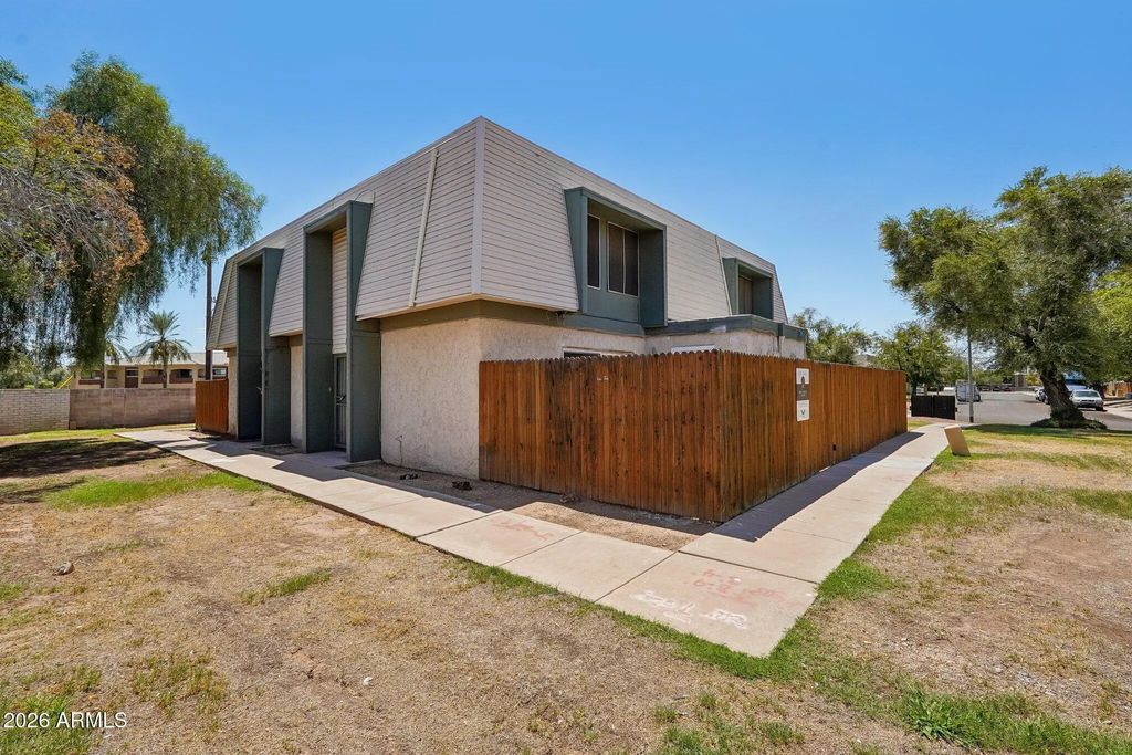 5919 W Golden Lane, Glendale