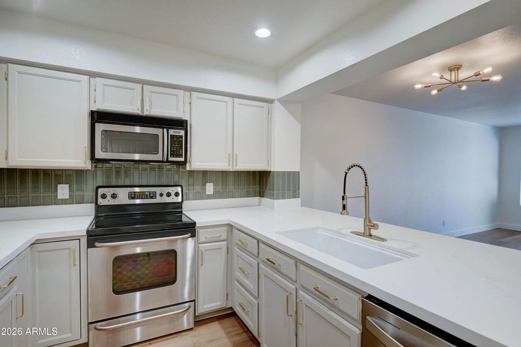 10080 E Mountain View Lake Drive (unit D311), Scottsdale