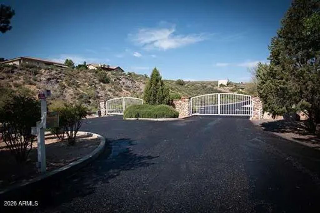 15095 E Countryside Road (unit 136), Mayer