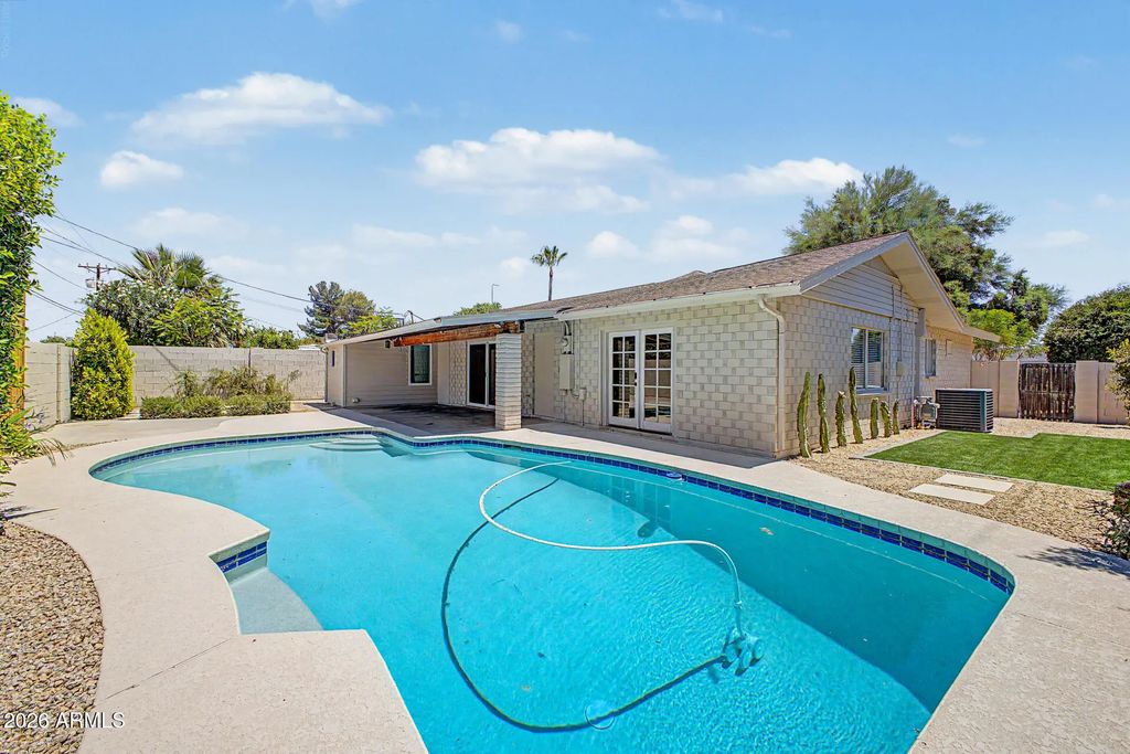 8202 E Sells Drive, Scottsdale