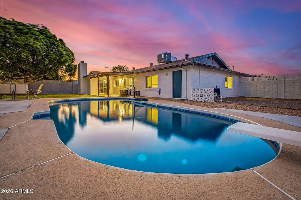 5503 W Cinnabar Avenue, Glendale