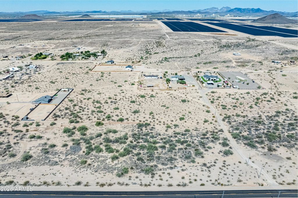 S 351st Avenue (unit H), Tonopah