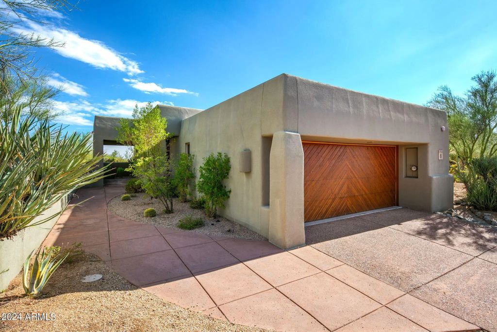 10095 E Graythorn Drive, Scottsdale