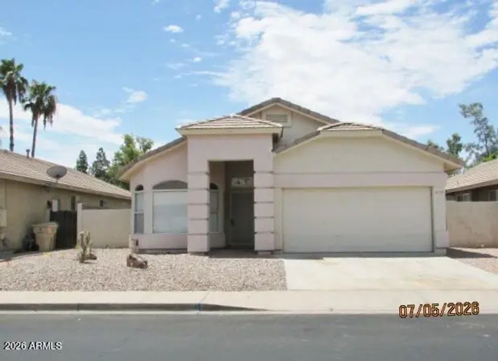 6135 W Navajo Drive, Glendale