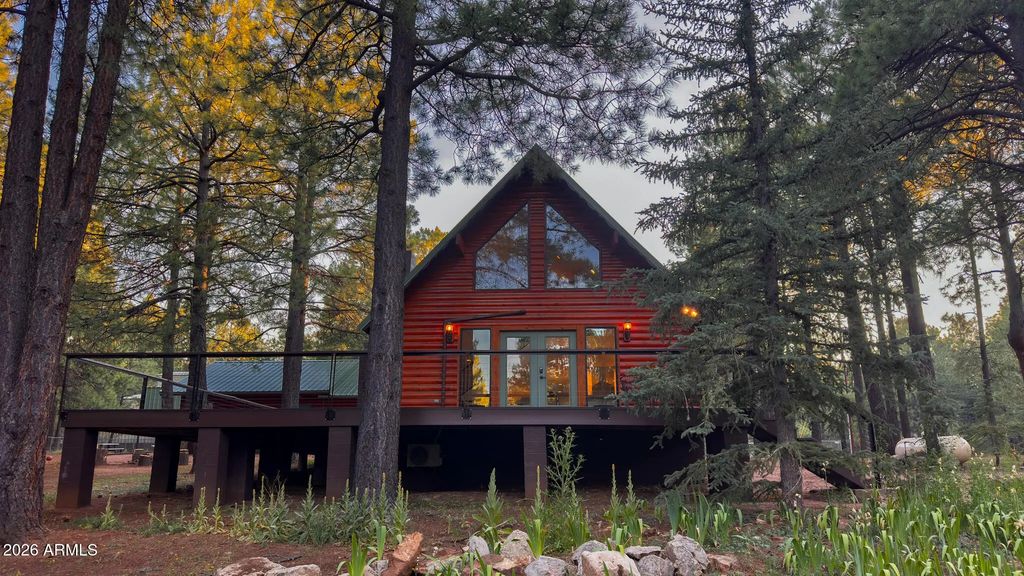 2186 Snow Trail, Forest Lakes