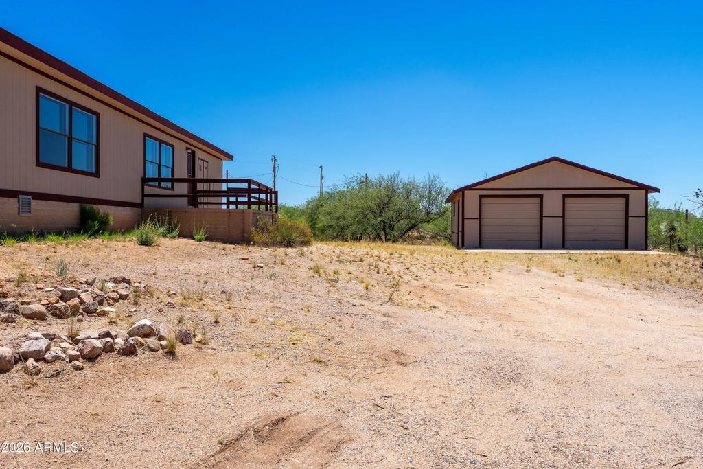 3313 W Thunderbird Trail, Benson