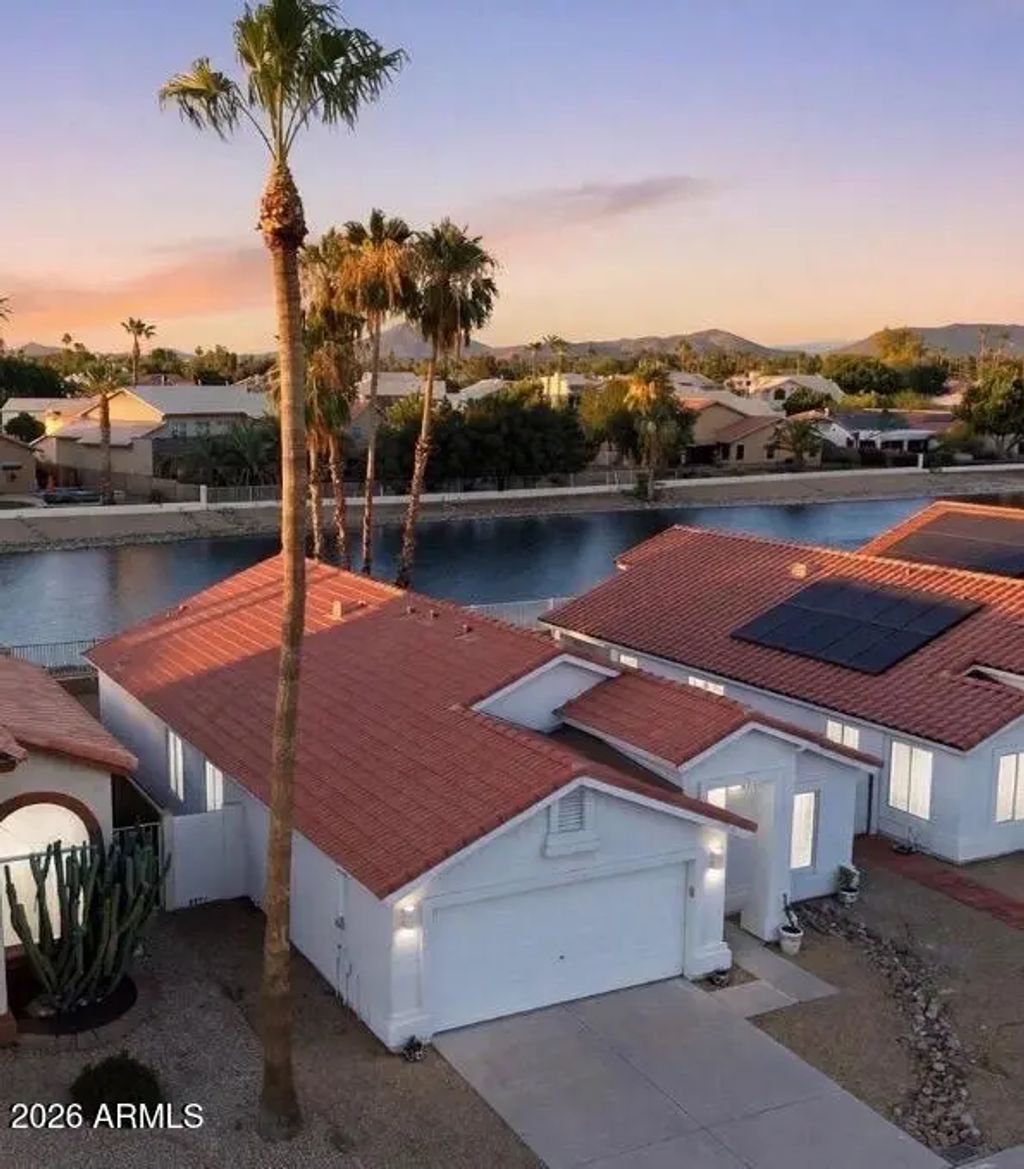 7824 W Julie Drive, Glendale