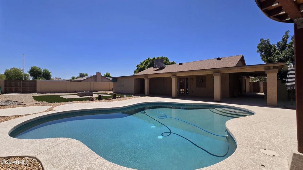 8002 W Maryland Avenue, Glendale