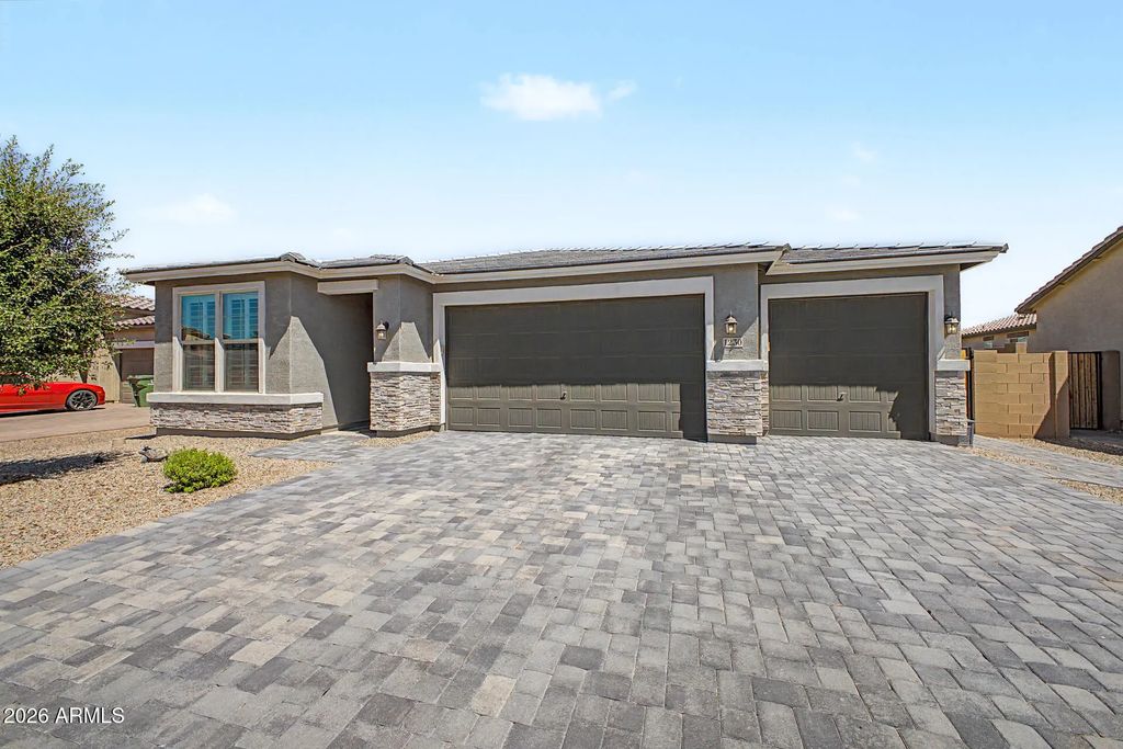 1230 E Gabrilla Drive, Casa Grande