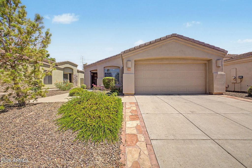3901 E Carter Drive, Phoenix