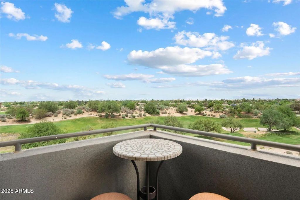 15802 N 71st Street (unit 551), Scottsdale