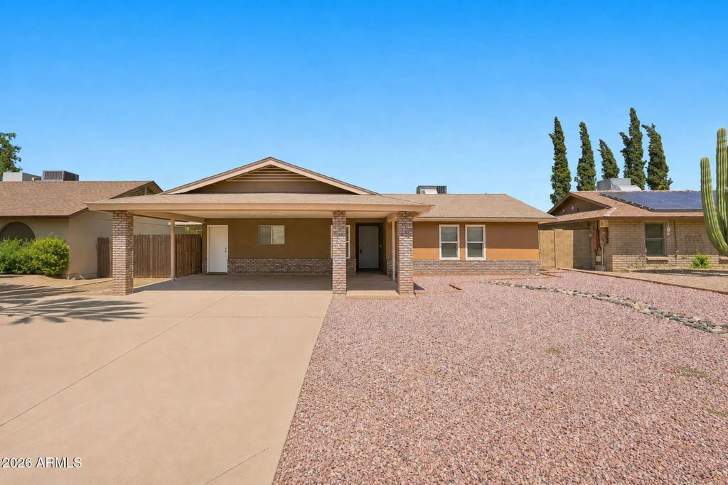 332 W Kerry Lane, Phoenix