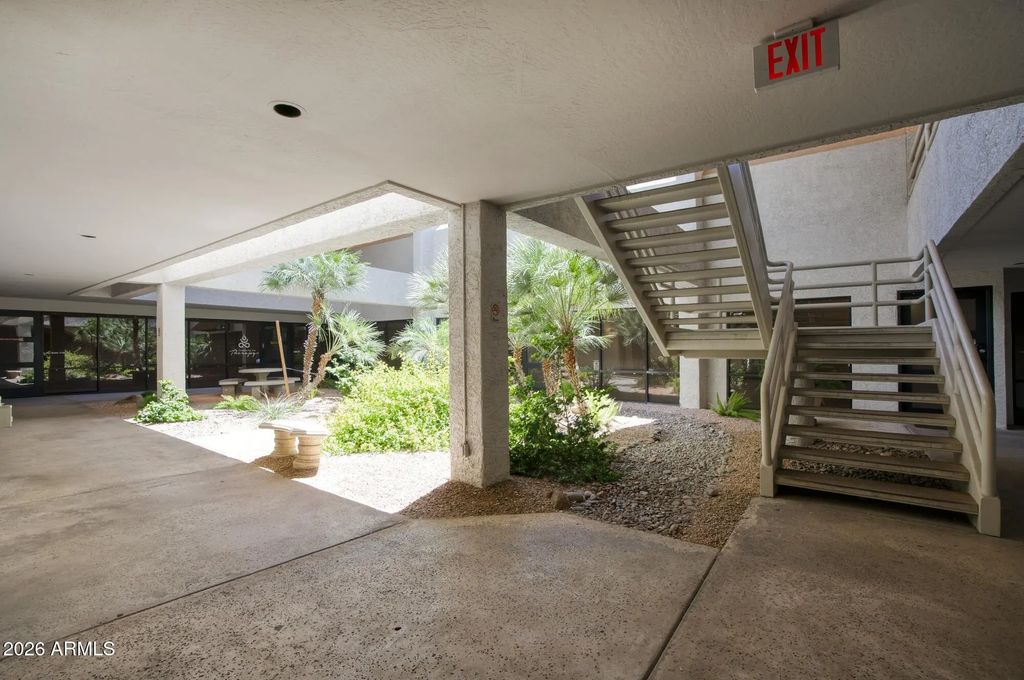 4801 S Lakeshore Drive (unit 201), Tempe