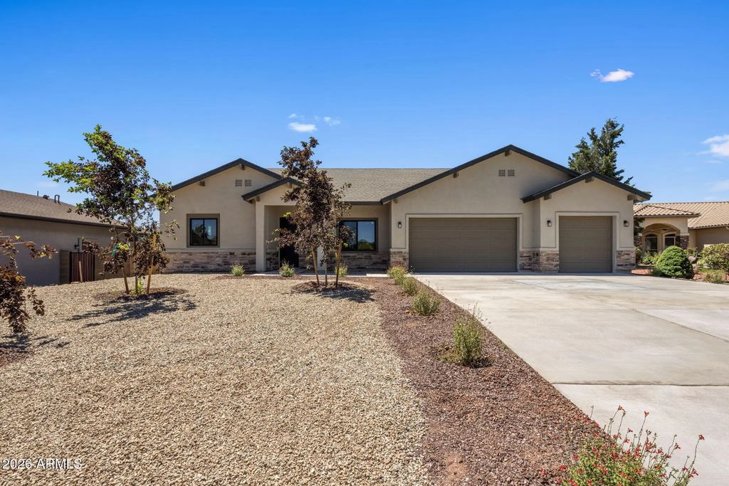 7905 E Smoke House Lane, Prescott Valley