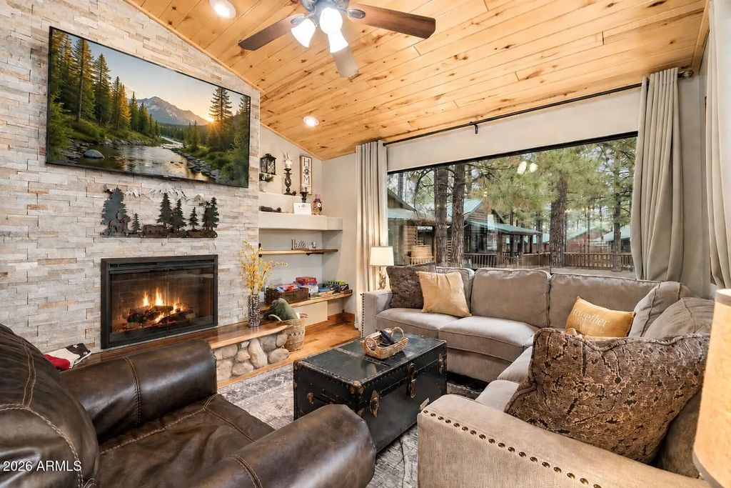 2722 High Pine Loop, Overgaard