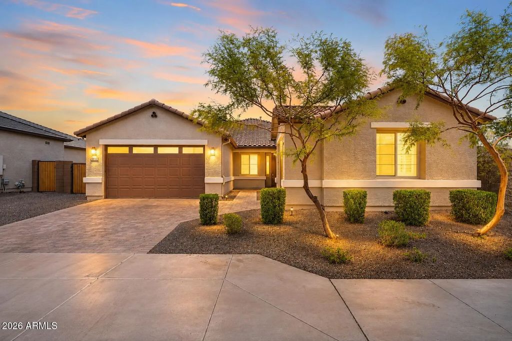 18542 W Seldon Lane, Waddell