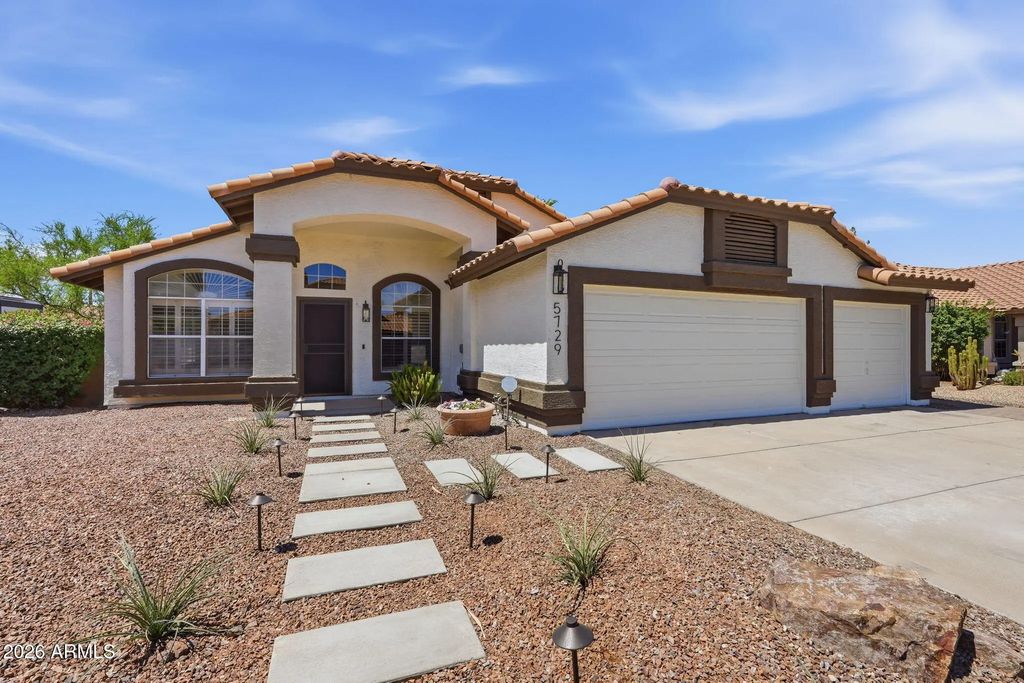 5729 E Gelding Drive, Scottsdale