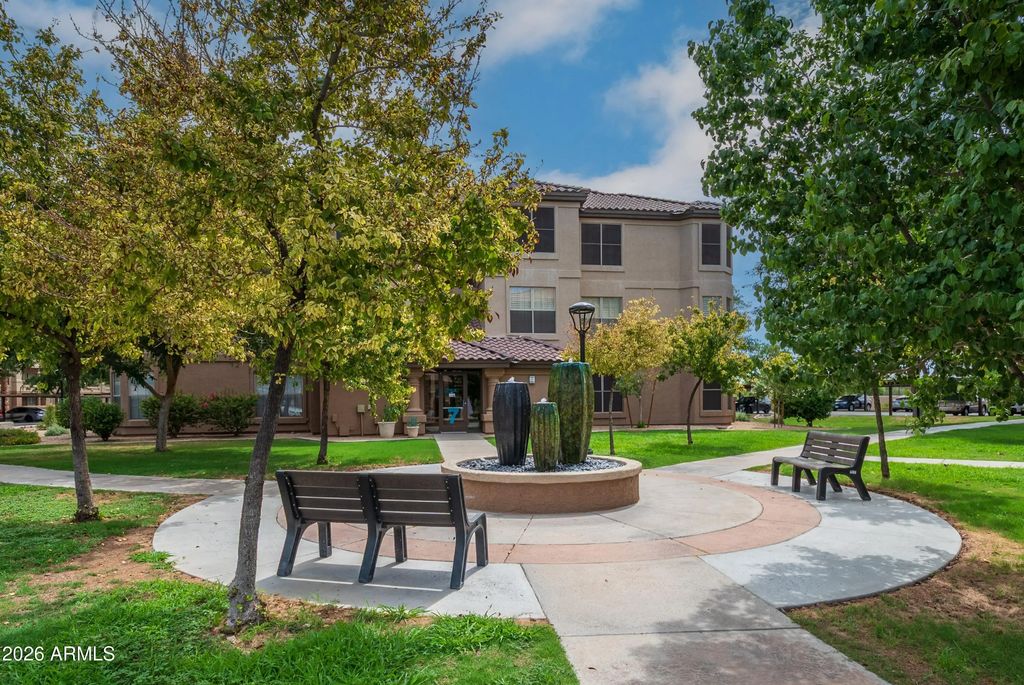 14950 W Mountain View Boulevard (unit 7302), Surprise