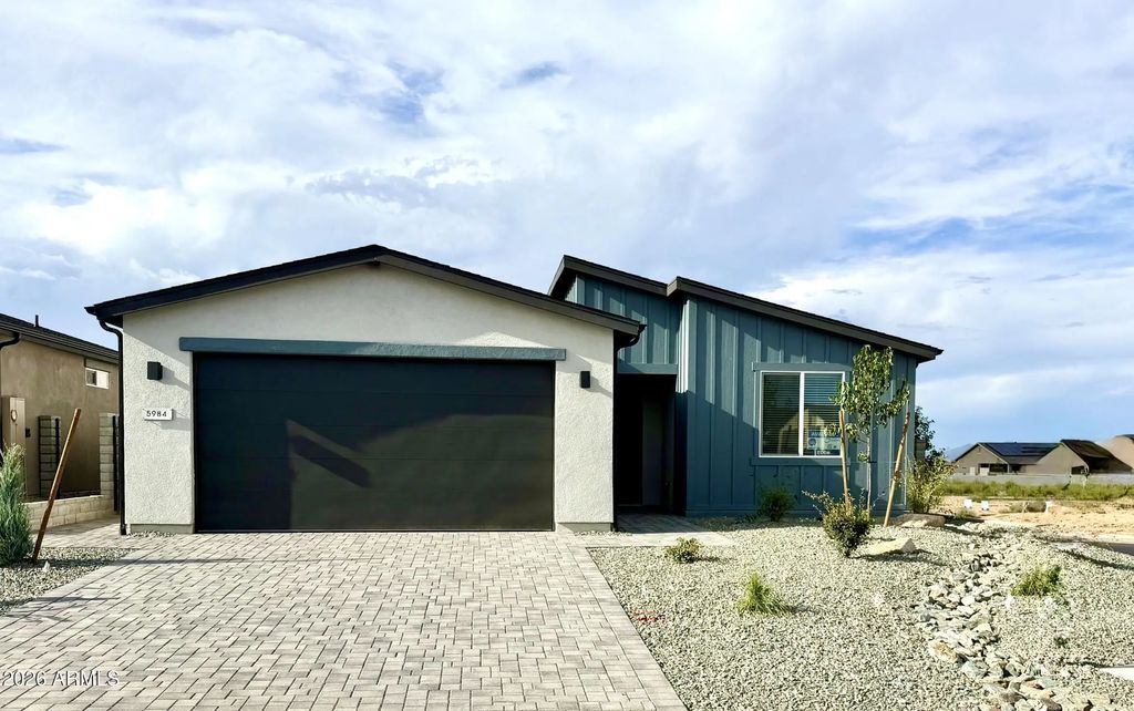 5984 E Dickens Lane, Prescott Valley