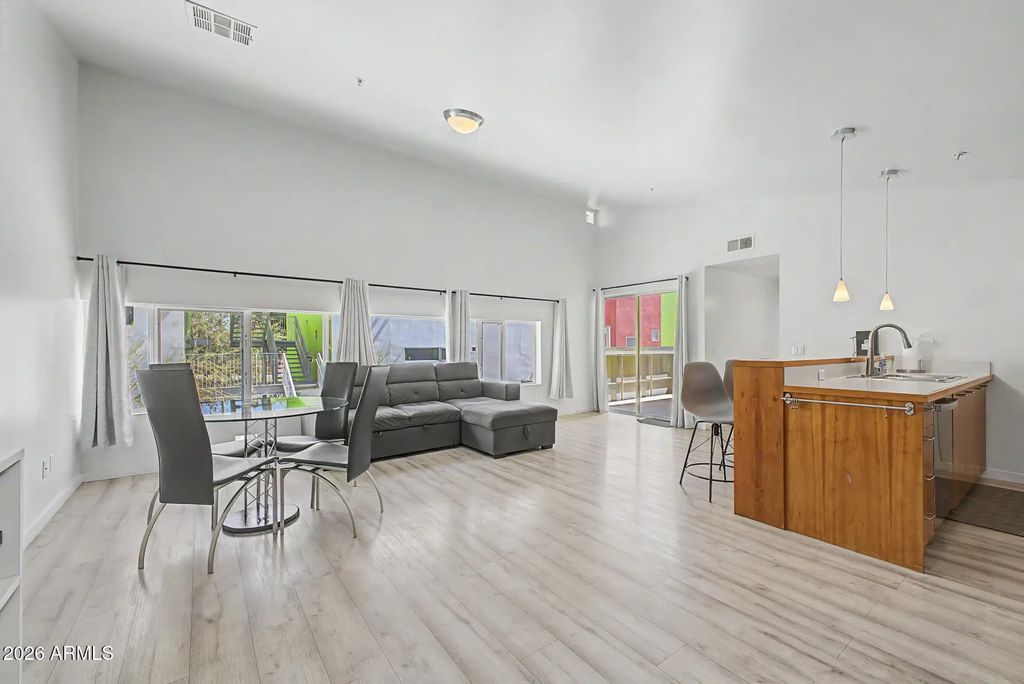 1111 W University Drive (unit 2020), Tempe