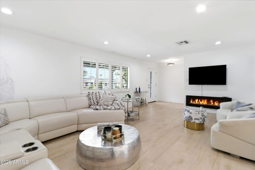 1708 E Mclellan Boulevard, Phoenix